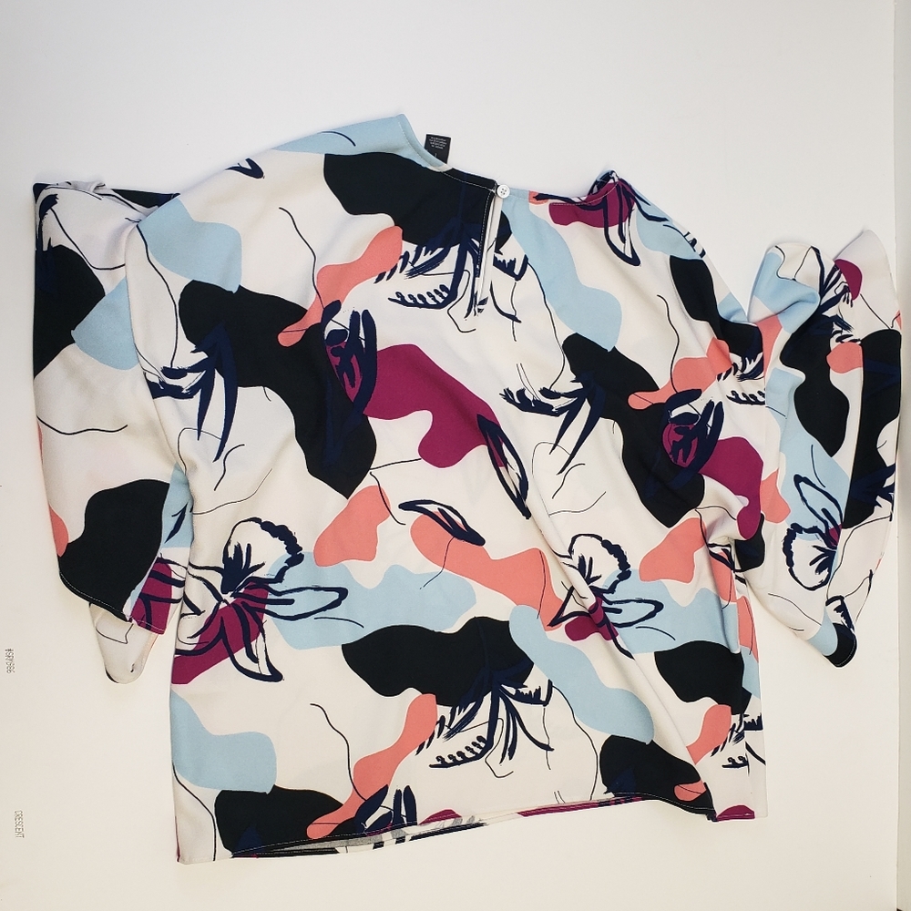 Halogen abstract floral ruffle sleeve top